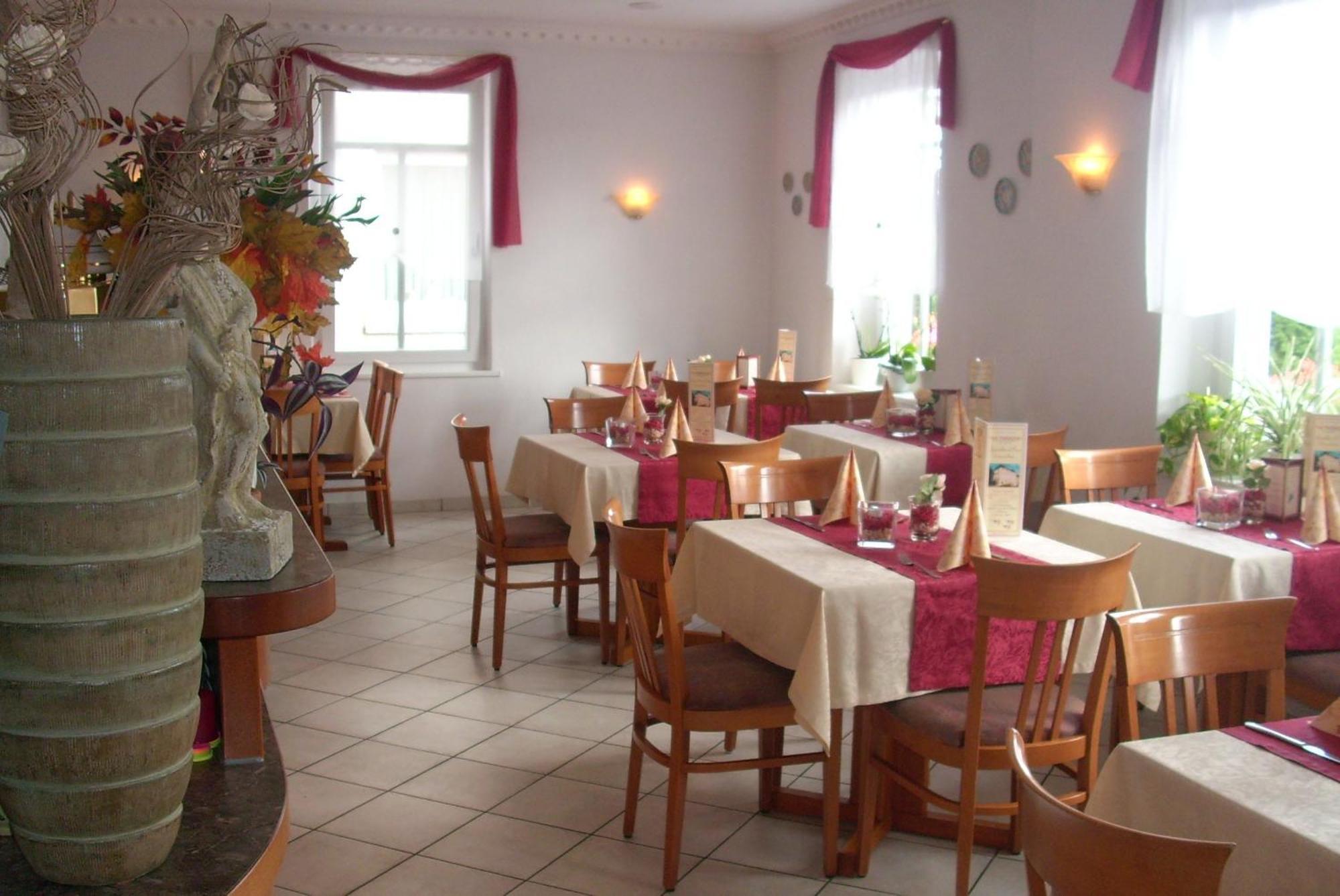 Komforthotel-Restaurant Wuerttemberger Hof バート・ザウルガウ エクステリア 写真
